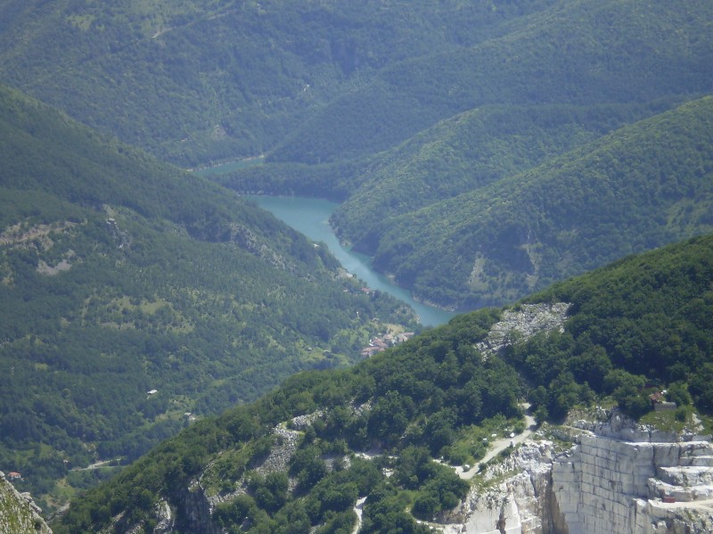 Uno sguardo sulle Alpi Apuane